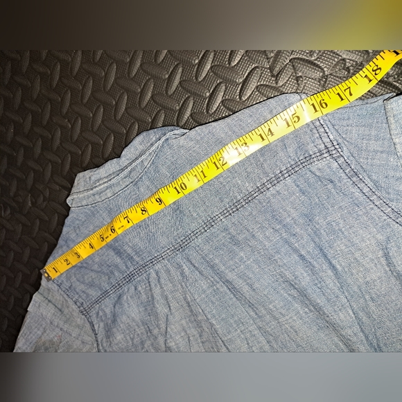 Carhartt button up shirt - Picture 9 of 10
